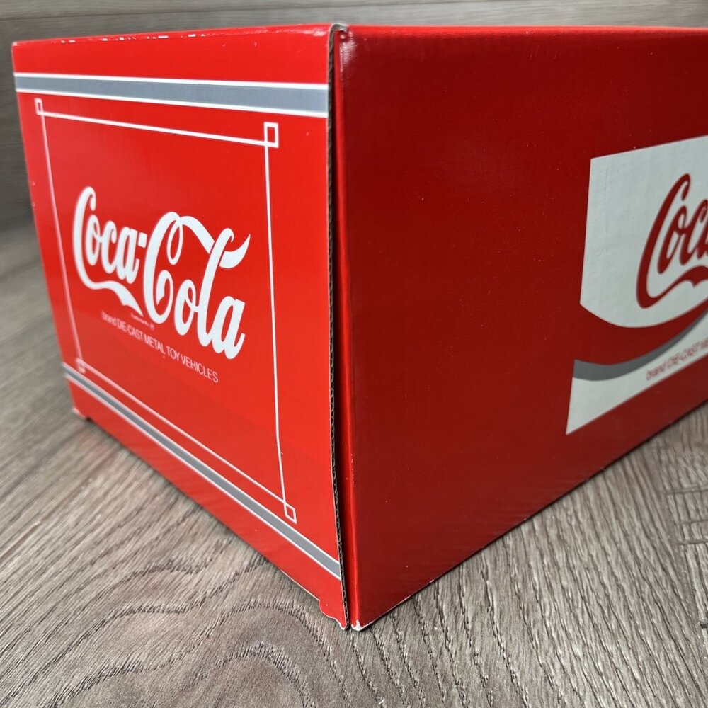 Hartoy Coca Cola 1936 Ford Delivery Truck 1:18 Scale Solido - 1979 - Picture 8 of 14